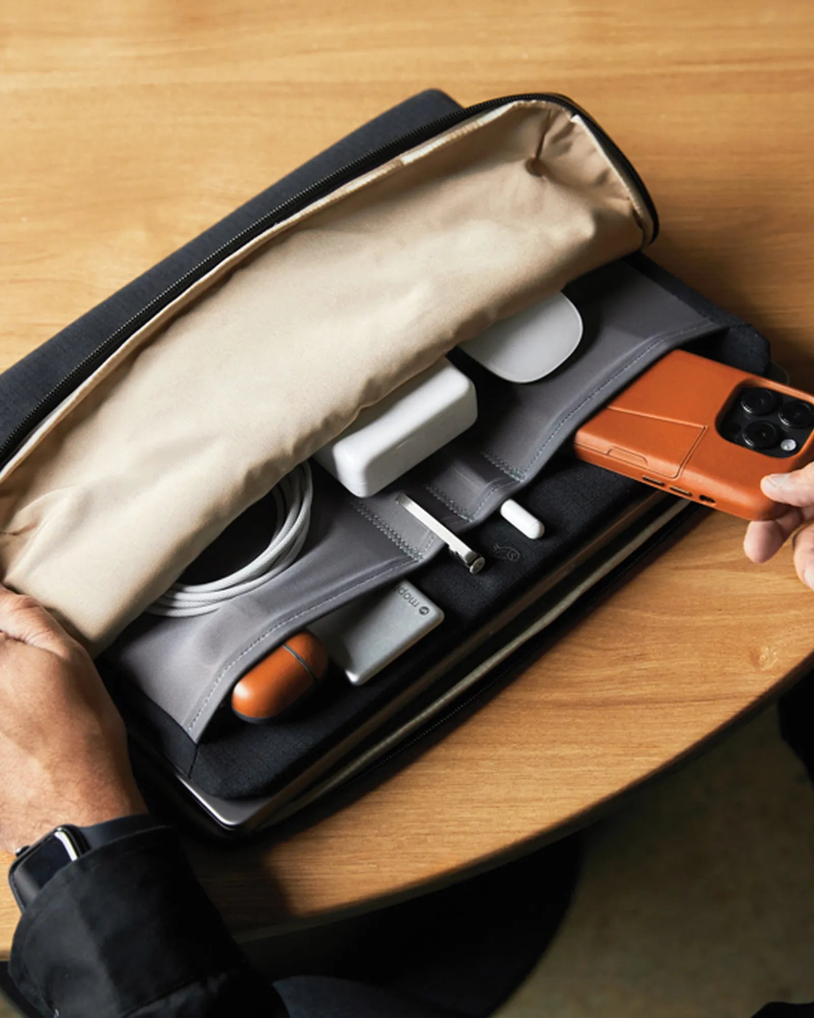 Custodia per laptop rPET Bellroy Caddy 16" da personalizzare - 9